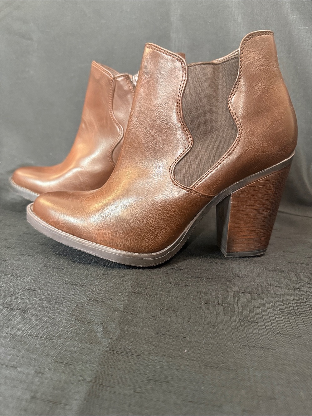 Bjorndal Chestnut Brown Leather Block Heel Ankle Booties Size 10